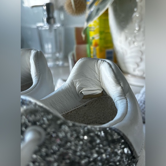 Blondo Glitter WATERPROOF Shoes - Picture 9 of 11